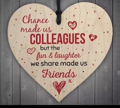 Akyol - bedankt collega - cadeau voor je collega - collega - afscheid cadeau - leukste collega - beste collega - afscheids cadeau collega - houten hanger collega - wijnfles hannger