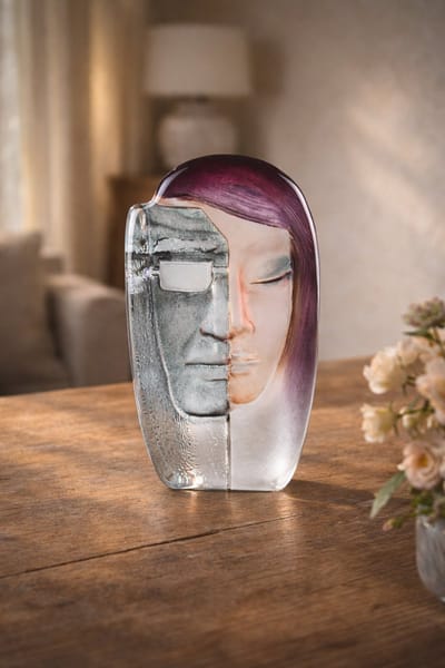 Mats Jonasson Female – Expressief Glaskunstobject Met Tweezijdig Vrouwelijk Gezicht - Kristal - Voor Binnen - Tafel