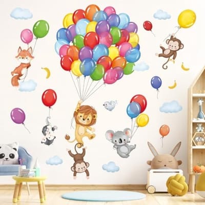 PromoHome Muursticker Set Dieren Heteluchtballon Bos Thema - Afneembare Wanddecoratie voor Kinderkamer met Aap, Leeuw en Koala - DIY Plakplaatjes voor Muur en Meubels