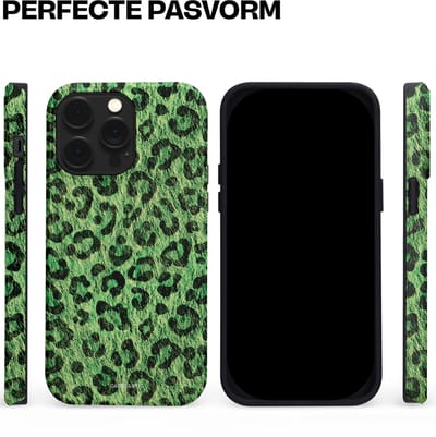 Casetastic hoesje geschikt voor Apple iPhone 14 Pro Max - MagSafe - Dubbellaagse bescherming - Groene Panterprint - Fashion Case - Donkergroen Zwart
