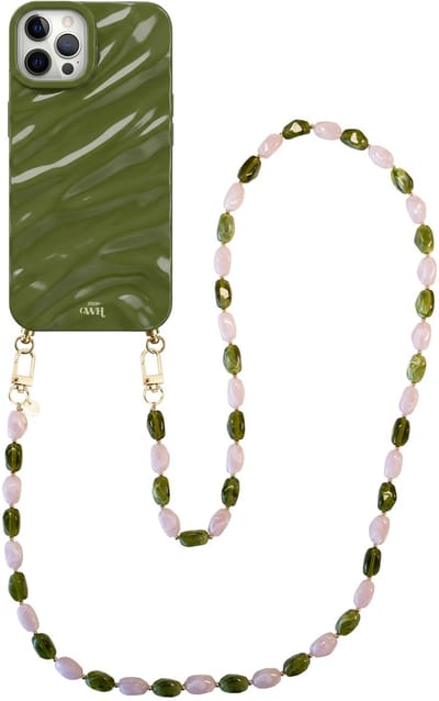 xoxo Wildhearts Green Glaze telefoonhoesje met koord - geschikt voor iPhone 12 Pro Max - Rose Quartz (lang koord) - Dream hoesje met telefoonkoord - Glimmende silicone case met plooien - Steentjesketting - Groen / Roze