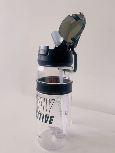Floraweg Drinkfles,700ml, waterfles met tekst print, met rietje,PCTG nieuwe Kunststoffen, lekvrij, BPA-vrij, 1 klik openen in waterfles,voor sport, fitness, gym, thuis, kantoor, outdoor