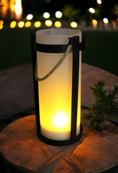 Solar Lantaarn - Vlam Effect - Buiten Verlichten - Automatische Schemeringssensor - 30.5 cm Hoog - Wit