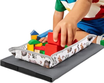 Vliegtuig Dienbladhoes - Reis Organizer - Hygiënisch Reizen - Kindvriendelijk Entertainment - 44 x 30 cm - Konijntje
