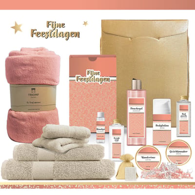 Geschenkset “Fijne Feestdagen!” - 13 producten - 1910 gram | Luxe Kerst Cadeaubox voor haar - Wellness Pakket Vrouw - Giftset - Cadeaupakket Prettige Kerstdagen Kerstcadeau Kerstpakket Bedrijf Cadeau Relatiegeschenk Gift Set Roze Goud