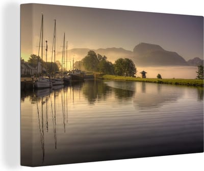 Canvas Schilderij Haven met de Ben Nevis op de achtergrond in Schotland - 30x20 cm - Wanddecoratie