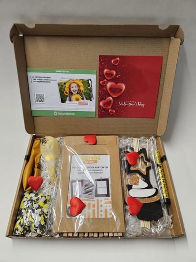 Foto Pret Pakket - Happy Valentine's Day met fotocadeaubon, mystery card met persoonlijke (video)boodschap en vele foto-feestartikelen | Verjaardag | Jubileum | Zomaar