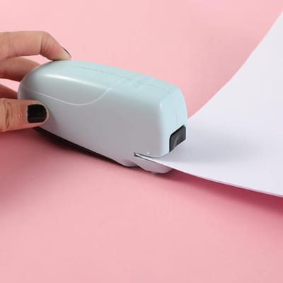 Elektrische Nietmachine - Mini Nietmachine Bureau - Snel Documenten Niet - Draadloos Ontwerp - 10 Vel Capaciteit - Zwart