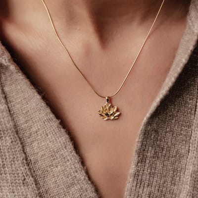 Hey Happiness Lotus Bloem Ketting Dames - 925 Sterling Zilver 18K Goud Verguld - Spirituele Ketting met Lotus Hanger - Verstelbaar - Hypoallergeen - Cadeau voor Vrouw - Goud