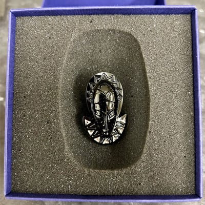Swarovski beeldje Swarovski SCS 2022 Mask 5619207 | pin broche, Elegance of Africa | glanzende kristal stijl, decoratief masker gezicht