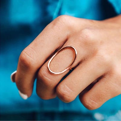 Huitan Geometrisch Hol Ovaal Design Damesringen Metallic Stijl Moderne Mode Vrouwelijke Accessoires Dagelijks Gebruik Statement Sieraden 6 brown