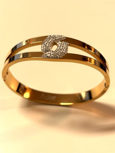 Goudkleurige Dames Armband van Roestvrij Staal – Dubbele Band met Zirkonia – Luxe RVS Sieraad voor Dagelijks en Feestelijk Gebruik