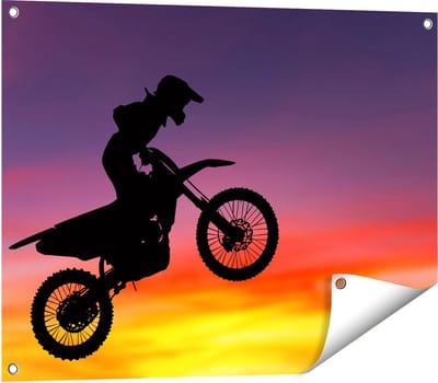 Gards Tuinposter Silhouet van een Motorcross in de Lucht - 80x60 cm - Tuindoek - Tuindecoratie - Wanddecoratie buiten - Tuinschilderij
