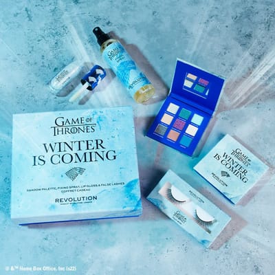 Makeup Revolution x Game Of Thrones Winter Is Coming Set - Cadeauset - Cadeau - Make-up - Oogschaduw, Fixing Spray, Shimmer Bomb Lipgloss & Nepwimpers