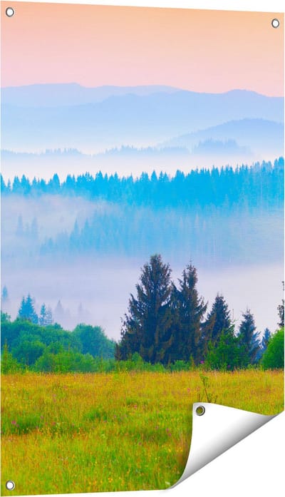 Gards Tuinposter Mistige Heuvel Landschap met Bossen - 60x90 cm - Tuindoek - Tuindecoratie - Wanddecoratie buiten - Tuinschilderij