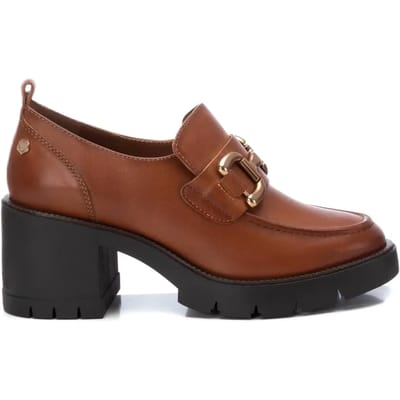 Leren dames mocassins met hak en metalen decoratie Carmela