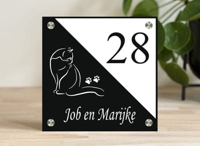 Naambordje / huisnummer voordeur | kat met pootjes | matzwart | 20x20cm | rvs afstandhouders