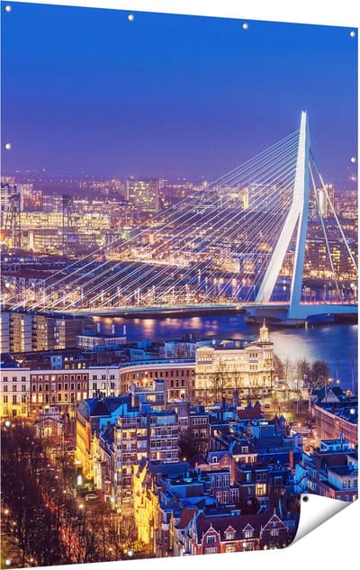 Gards Tuinposter Rotterdamse Skyline met de Erasmusbrug - 120x160 cm - Tuindoek - Tuindecoratie - Wanddecoratie buiten - Tuinschilderij