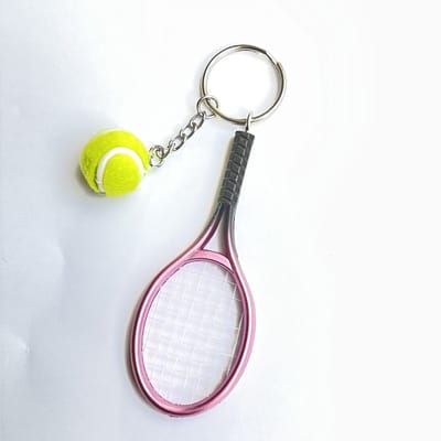 GoedeDoelen.Shop | Sleutelhanger Tennisracket Paars | Tashanger Tennis | Tennis Hanger | Sleutelring Tennis | Sporttashanger | Tennisracket | Tennisbal