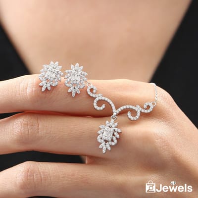 OZ Jewels Zilveren Ketting- en Oorbellen set met Kristaldesign en Vierkante Zirkonium - Accessoires - Liefdessieraden - Love Ketting - Love Oorbellen - Damesketting - Dames Oorbellen - Cadeau - Moederdag - In mooie geschenkverpakking