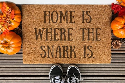 Home Is Where The Snark Is | 90x60 cm | Nieuwe huis cadeau | Ingangsmat | Deurmat met stijl | Verhuizing cadeau | Praktisch & trendy | Perfect voor binnenkomst | Cadeau voor nieuwe woning