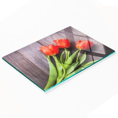 Stijlvol en duurzaam glazen bord met print van rode tulpen, 80x52 cm