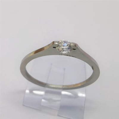 Schitterend dames edelstaal small platte ring met klein kristal in maat 16.