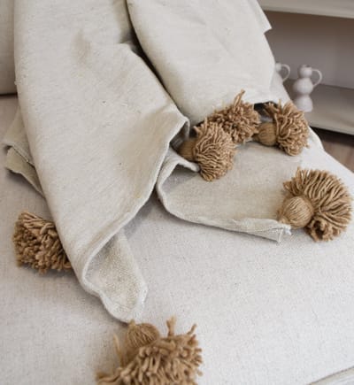 Dekentje - pompom deken creme met beige – Ideaal als sprei voor je bed of deken voor op de bank - 150 x 200cm - Plaid woon- en slaapkamer