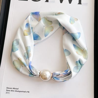 Magnetische sluiting sjaal - bedrukte halsdoek - imitatie zijde - veelzijdige dunne nekwarmer - ook te gebruiken als blouse, sjaal of decoratieve accessoire -Kleurrijke vlinderkralen, 47 * 13cm