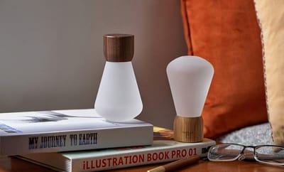 Gingko Mini Pentagon Bureaulamp - LED - Walnoothout