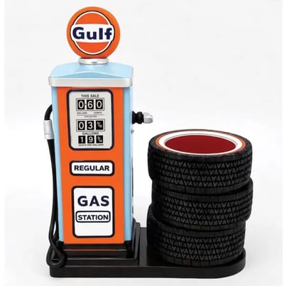Gulf 1963 Resin Benzinepomp Pennenhouder en Bureau Organiser