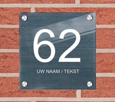 Naambordje voordeur plexiglas 25x25x0,5 cm model 1149 - Huisnummerbordje, naambordjes, naambordje huis, naamplaatjes, huisnummer bord, huisnummer bordje, originele naambordjes voordeur, huisnummerbord met naam, originele huisnummer bord