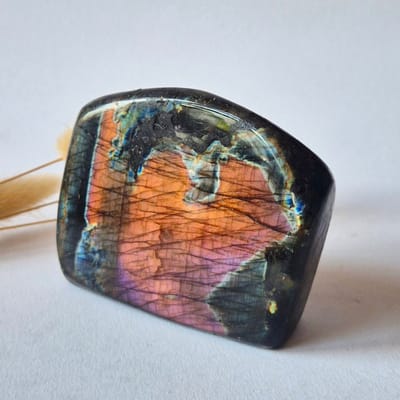 Premium Rainbow Labradorite Freeform 275g – High Flash Madagascar Labradoriet – One of a Kind Crystal