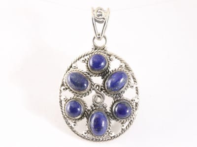 Grote opengewerkte zilveren hanger met lapis lazuli