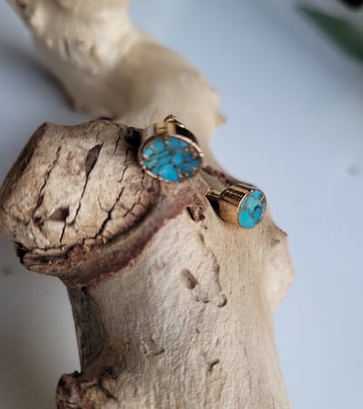 Edelsteen oorbellen van Turquoise goudenkleurig frame minimaal oorbellen dames