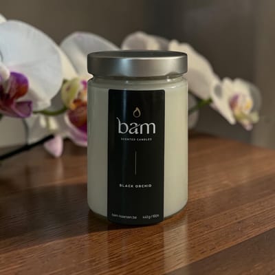 BAM Zwarte Orchidee Geurkaars – Basic Large Collection – 100 Branduren – 440g – Glas – Zonnebloemwas – Vegan – Handgemaakt in België