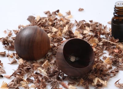 Dailygoody - Etherische olieverspreider - Draagbaar - Houten geuroli verspreider - Zwart walnoot - Aromatherapie - Geschikt voor meditatie en yoga
