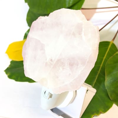 Himalaya zoutkristal nachtlampje 'rots' wit !! GRATIS VERZENDING !! (incl. LED lampje en adapter voor elk stopcontact)