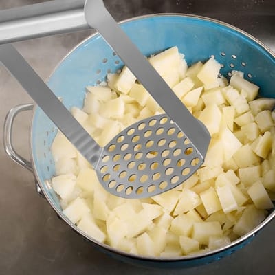 Aardappelstamper RVS - Aardappelknijper Keukengerei - Aardappelen Purere - Ergonomisch Handvat - 19 cm - Zilver