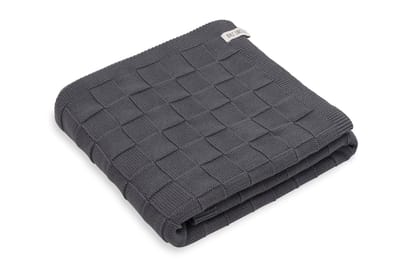 Knit Factory Gebreide Badhanddoek Ivy - Handdoek - Strandhanddoek - Antraciet - Donkergrijs - 70x140 cm - Katoen