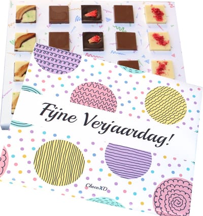 Verjaardag chocolade - Happy birthday chocolategift - Gefeliciteerd cadeau - Fairtrade chocoladerepen - Brievenbuspakket - Handgemaakte chocolade - Natuurvriendelijke geschenkdoos -Puur, Wit en Melk