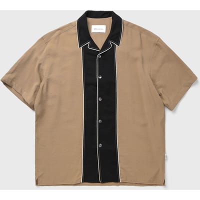 SHORT SLEEVES SHARK COLLAR BOXY SHIRT WITH FRONT CONTRASTED CUT