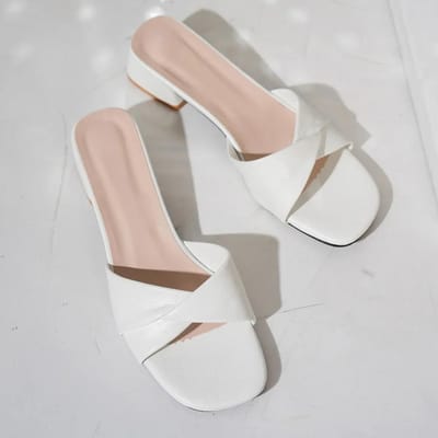 Zomer Nieuwe Mode Open Teen Effen Kleur Eenvoudig Leren Oppervlak Veelzijdig Snoepkleur Grote Slippers Vierkante Hak Schoenen Vrouwen 35