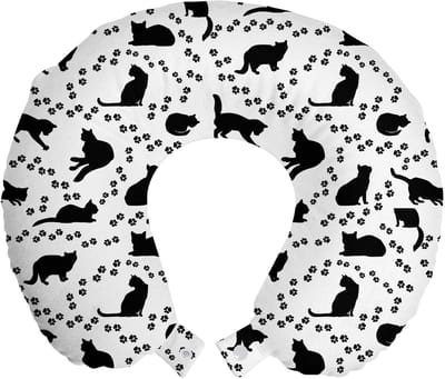 ABAKUHAUS Kattenreiskussen met neksteun, pootafdrukjes van een kitten, schuimrubberen reisaccessoire voor vliegtuig en auto, 30x30 cm, zwart-wit