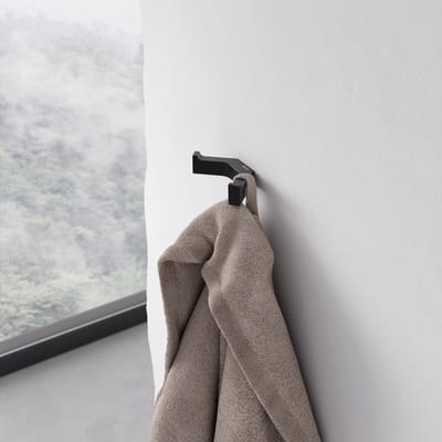 KEUCO Dubbele handdoekhaak van metaal, zwart mat gepoedercoat, met twee haken voor badkamer en gastentoilet, wandhaken voor handdoeken en badjassen, Edition 11 Black Selection