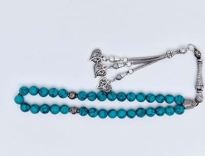 Handgemaakte tesbih klassiek - "Tasbih" natuursteen "Howliet groen" - Aantal kralen 33 - Diameter kralen 8 MM - met metaal tassel "Harten" - Een mooi cadeau-idee