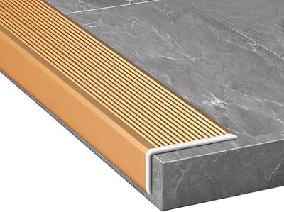 Trapneusprofiel Rand - Aluminium Hoekprofiel - Trap Rand Beschermen - Waterdicht Antislip - 900 mm x 45 mm - Goud
