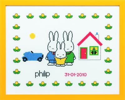 Pako Borduurpakket geboorte - telpatroon met codekaart - Nijntje met familie Dick Bruna geboortetegel - 230.279 - voorgesorteerd garen - Aida- 45 x 36 cm - DIY kit