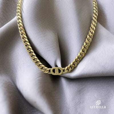 Leerella Luxe Choker Ketting Titanium - Goudkleur – Cubaanse Ketting Duurzaam, Hypoallergeen en Stijlvol 40+5cm