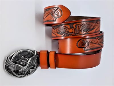 RR20-19.bro.120 : Vliegende Arend pinbuckle aan oranje bruine lederen Riem, 120cm